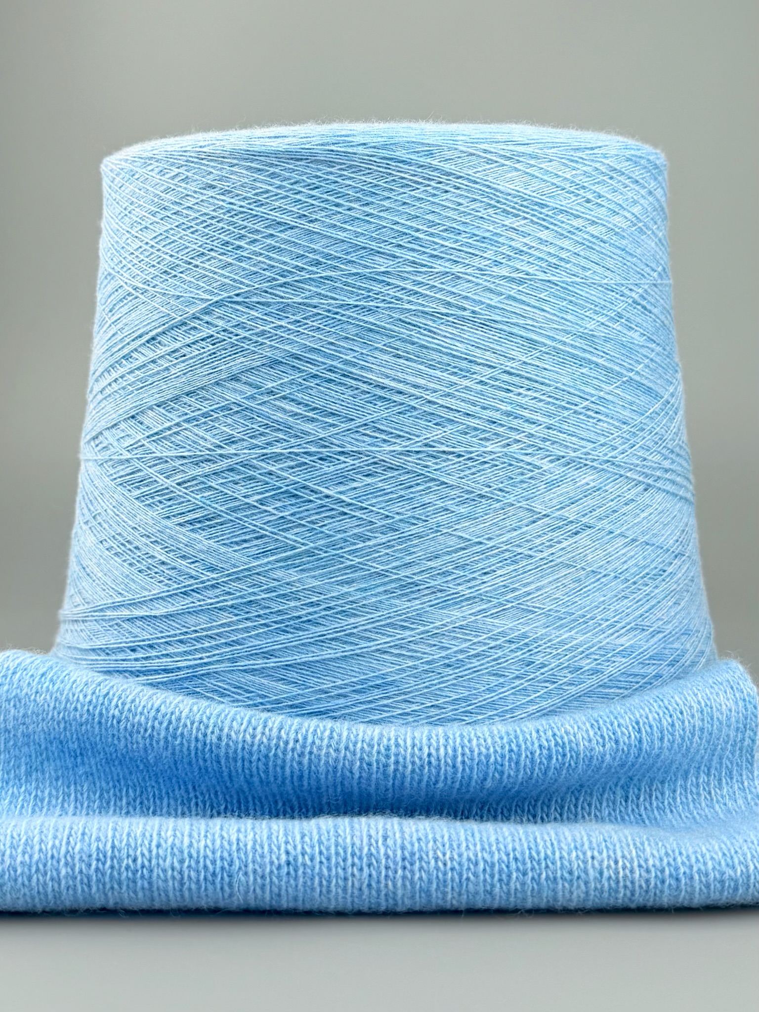 Papi Fabio Silte 1/15 – Filato Merino Supergeelong Azzurro chiaro melange 9870 foto 2